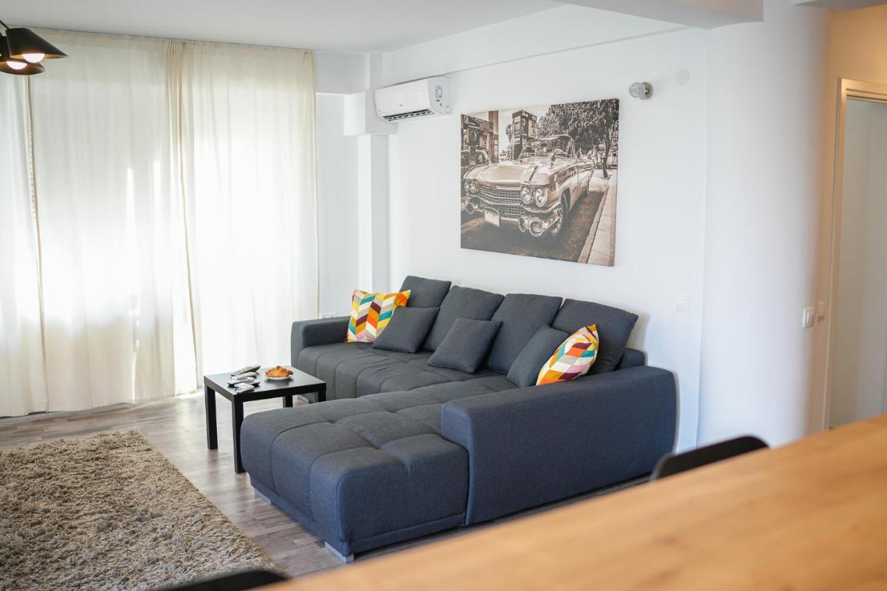 Penthouse With Huge Rooftop & Amazing City View Bukarest Kültér fotó