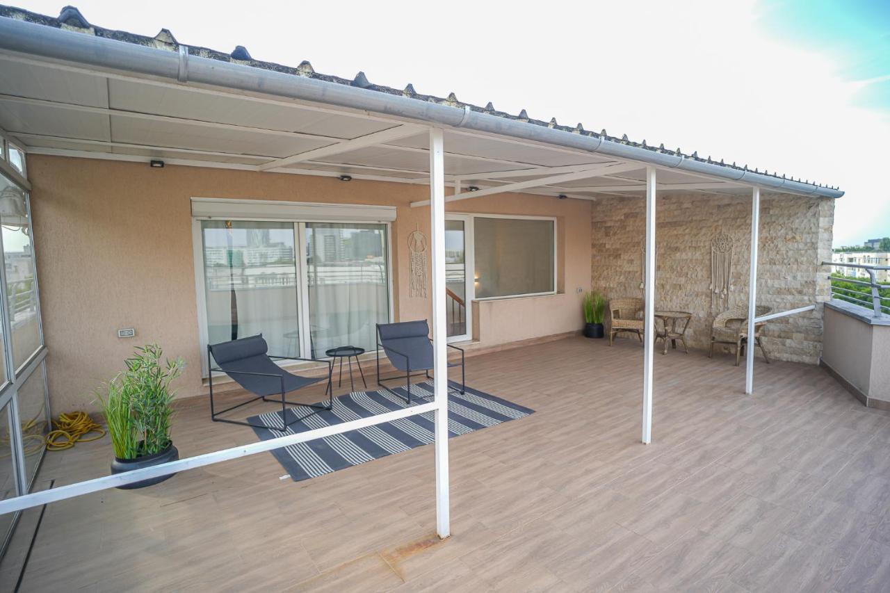 Penthouse With Huge Rooftop & Amazing City View Bukarest Kültér fotó