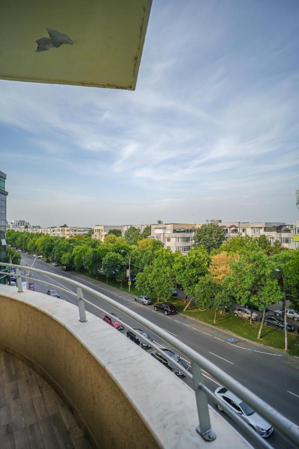 Penthouse With Huge Rooftop & Amazing City View Bukarest Kültér fotó