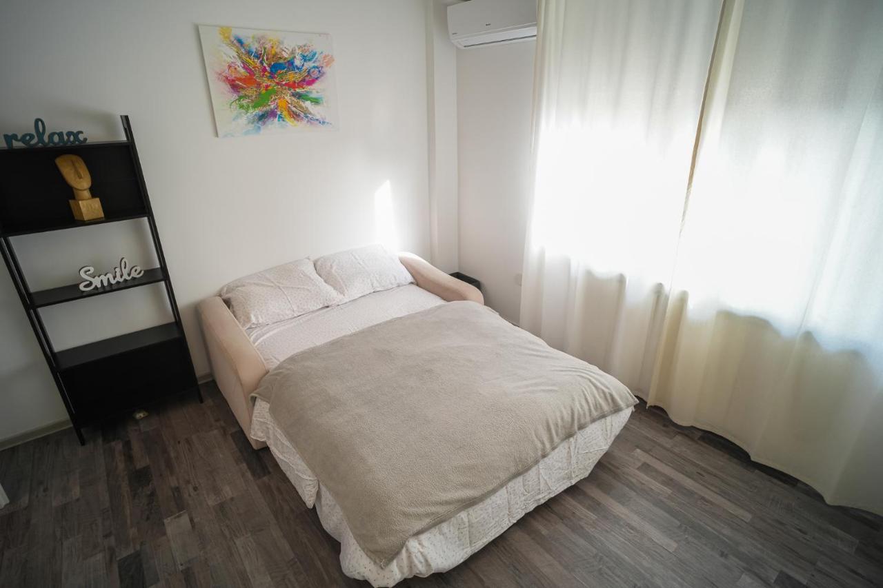 Penthouse With Huge Rooftop & Amazing City View Bukarest Kültér fotó