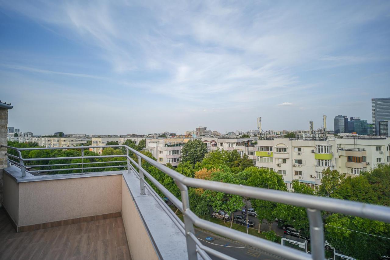 Penthouse With Huge Rooftop & Amazing City View Bukarest Kültér fotó